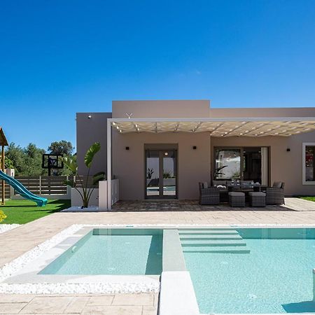 Koin Villa Sunset, With Heated Pool & Whirlpool, By Thinkvilla Perama  Exterior foto